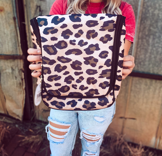 Cheetah Hanging Travel Case
